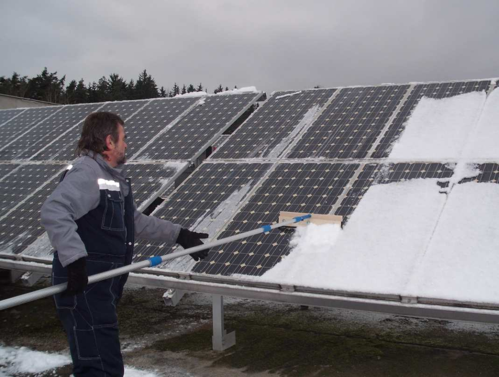 обслуживания солнечных батарей зимой